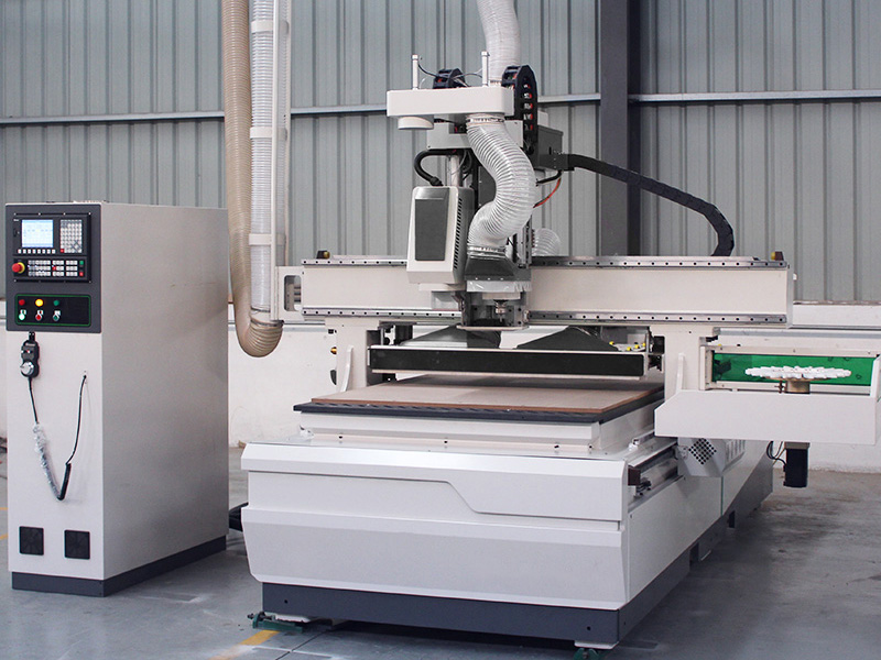 Factory hot sale Automatic CNC machining center with saw blade lamello - 