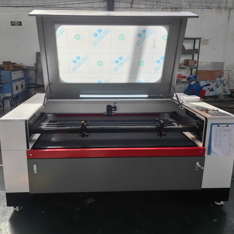Working principle of CO₂Cutting Machine ​1