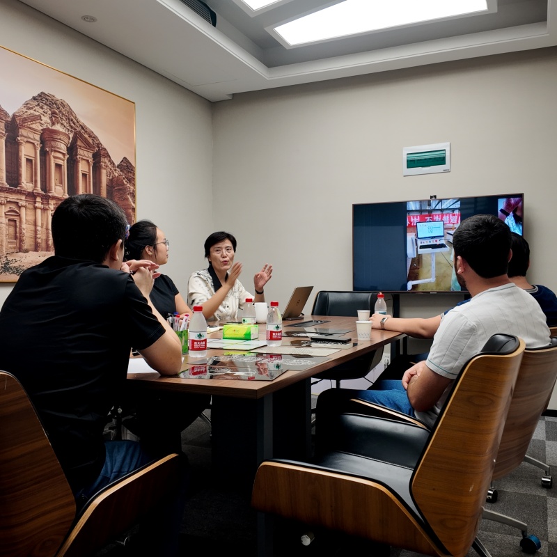 Customers from Uzbekistan Visit Our Laser Etching3